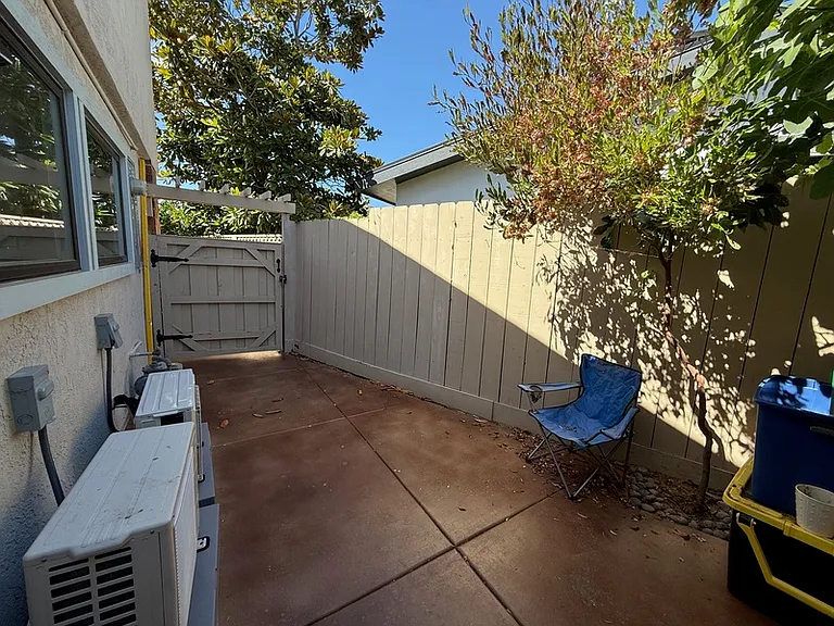 6112 Travers Way — Photo 10