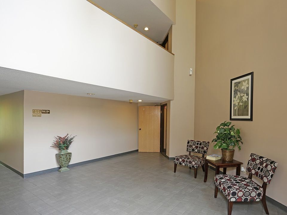 Building Photo 4