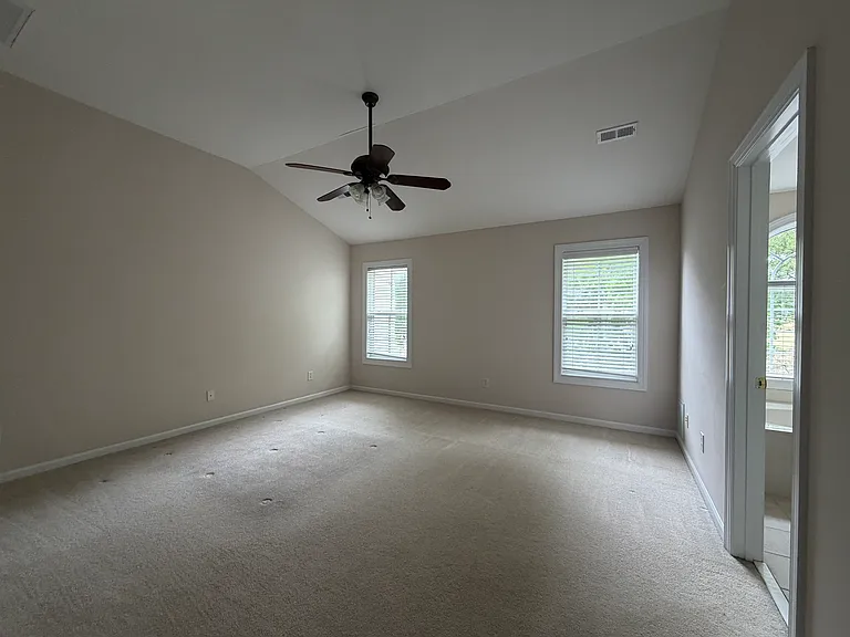 3049 Imperial Oaks Dr — Photo 2