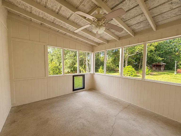 212 Muskogee Ct — Photo 15