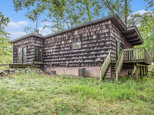 22485 Clear Lake Rd N, Battle Creek, MI 49014