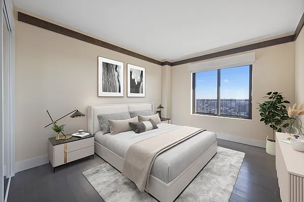 Sold by Modern Spaces | media 9