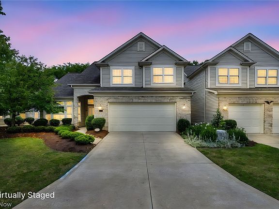 3rd image of 15447 Oak Hollow Ln