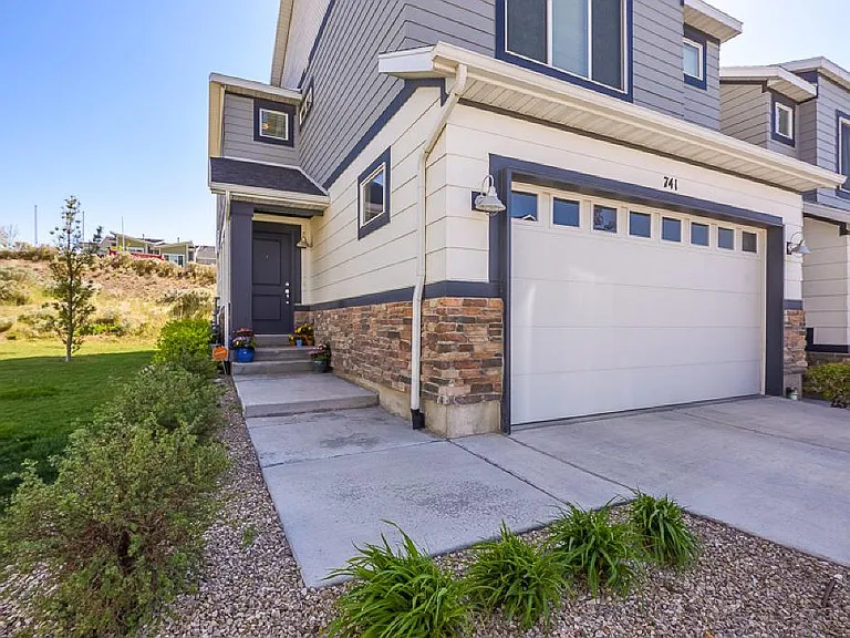 741 W Gallant Dr — Photo 33