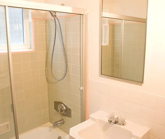 2364 Walgrove Ave #5 — Photo 9