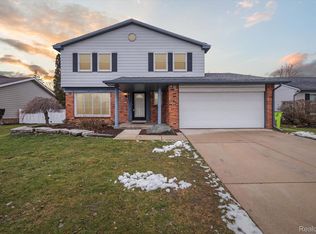 41930 Ridge Rd E, Novi, MI 48375