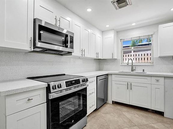2nd image of 2802 NE 15th Ave