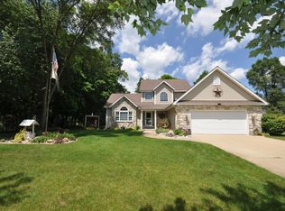 3502 Twin Spruce Dr, Kalamazoo, MI 49004