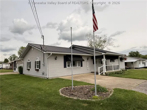 91 Linden Ln, Evans, WV 25241