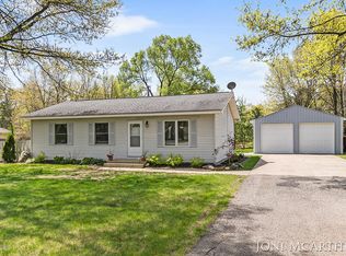 10195 Sharon Dr, Greenville, MI 48838