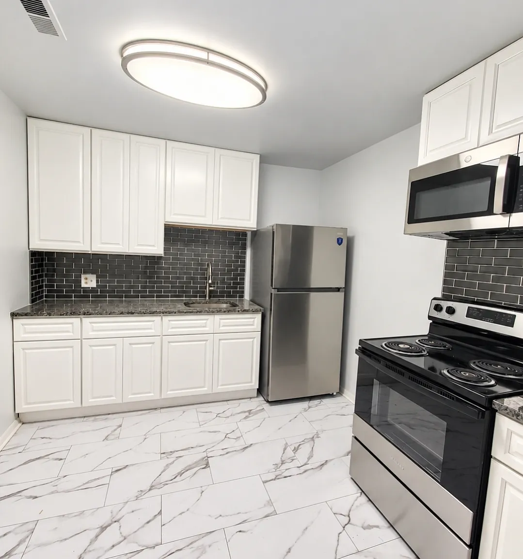 3 bed, 1.5 bath, $1,325 — Photo 3