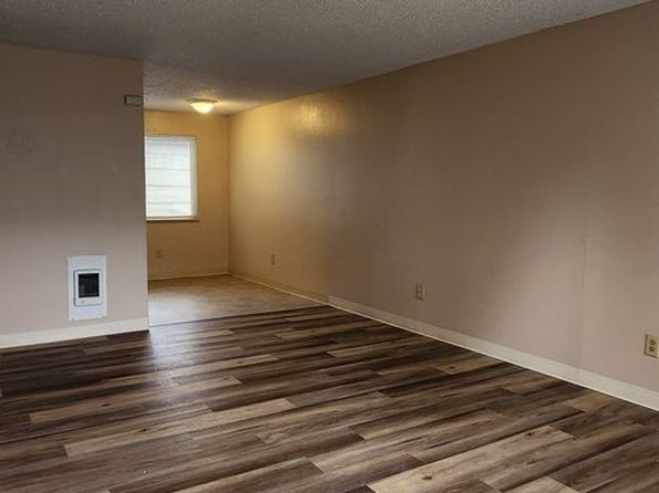 225 20th Ave, 225 20th Ave APT 3, Longview, WA 98632