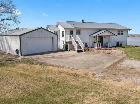 25324 Lyons Rd, Shattuc, IL 62231