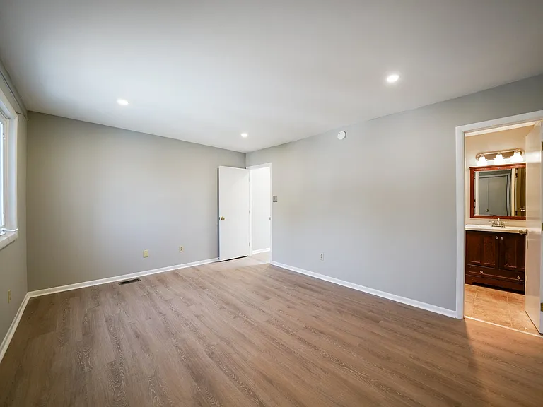3247 Champions Dr — Photo 16