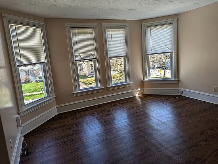 740 Park Ave — Photo 13