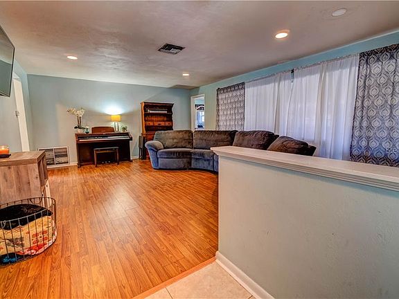 5th image of 21476 Midway Blvd