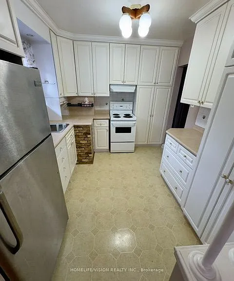 1509 Pharmacy Ave — Photo 8