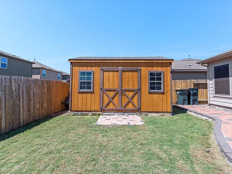 1533 Breanna Ln — Photo 2