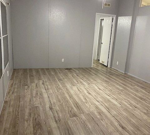 5th image of 155 Langston Ln