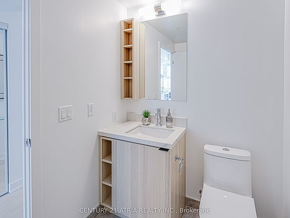 4th image of 252 Church St #3707