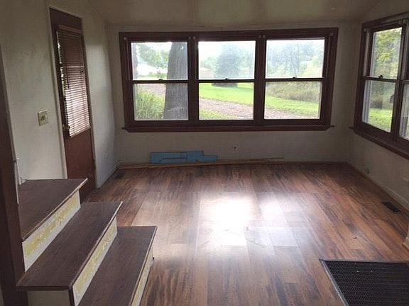 Living Room (Lakeside)