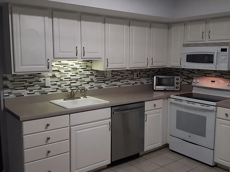 520 Merioneth Dr — Photo 35