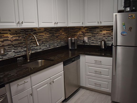 5th image of 118 Monroe St #50