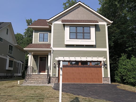 2nd image of 2325 Grove Ave