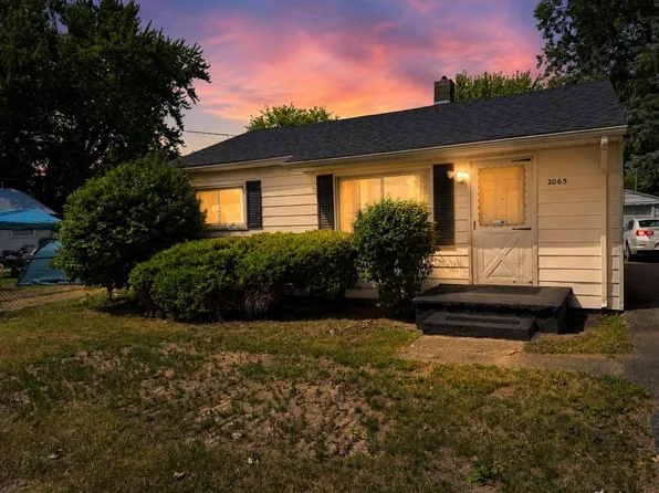 2065 Brady Ave, Burton, MI 48529