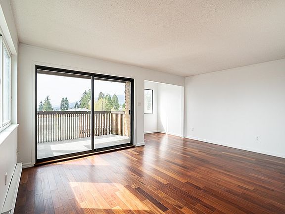2nd image of 107 W 27th St #203