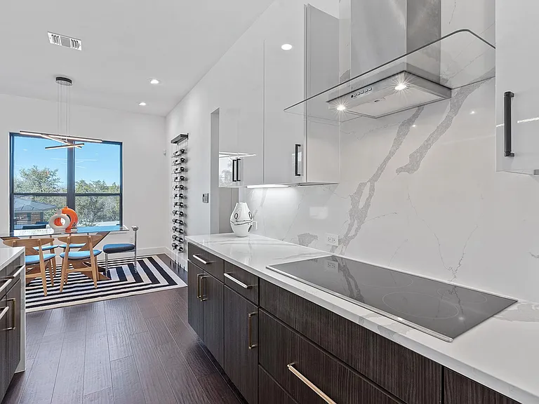 20806 Northland Cir — Photo 12