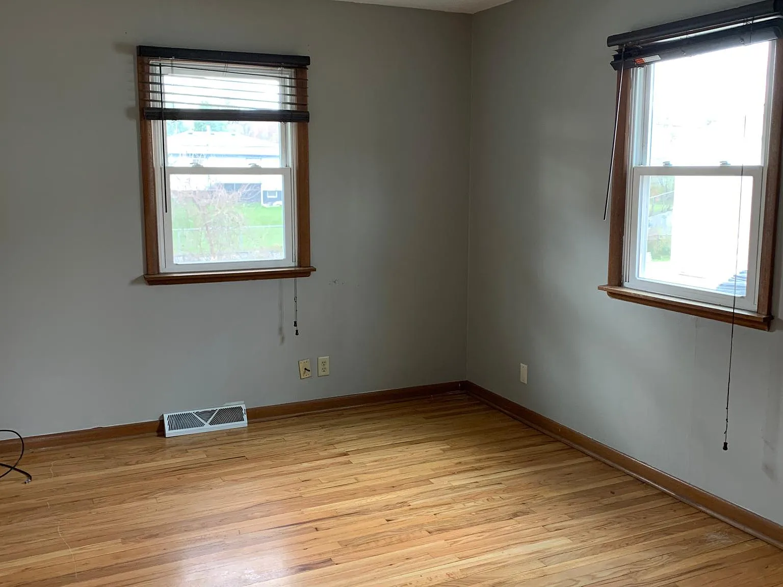 2735 E Ave NW — Photo 4