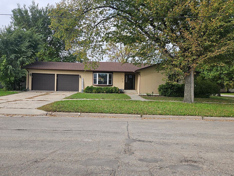 1st image of 319 3rd St N