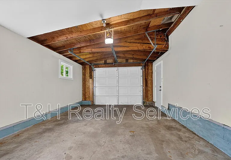320 W 39th St — Photo 27