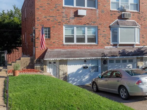 9321 Walker St, Philadelphia, PA 19114