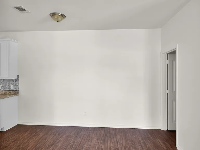 1102 Parkway Trl — Photo 10