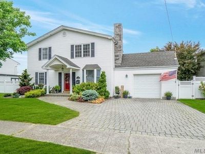 158 Division Ave, Massapequa, NY, 11758