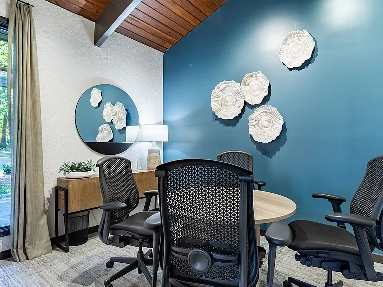 Yester Oaks Apartments — Photo 9