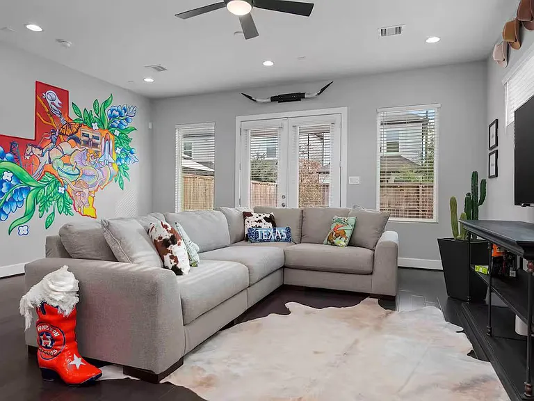 4202 Gillespie St #A — Photo 4