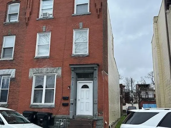 32 Evergreen St, Harrisburg, PA 17104