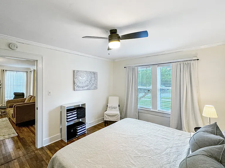 2241 York Ave — Photo 9