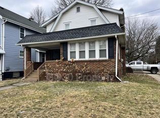 717 Lovers Ln, Akron, OH
