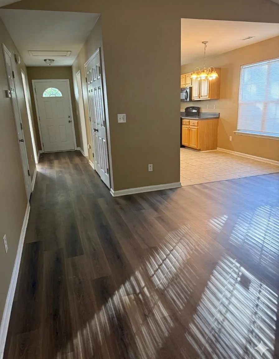 3 bed, 1055 sqft, $1,890 — Photo 1