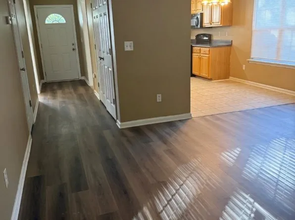918 Valley Ridge Rd, Charlotte, NC 28214