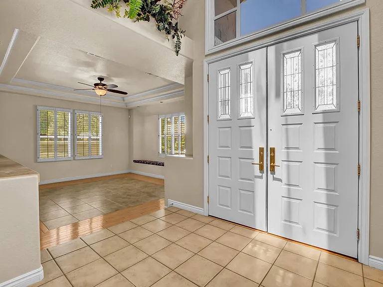 9101 Crystal Lake Ct — Photo 11