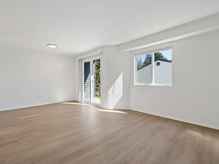 ReNew Waterview — Photo 20