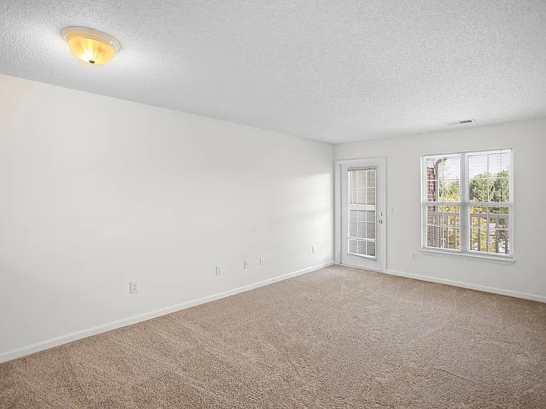 Greenhaven Trace Apartments — Photo 38