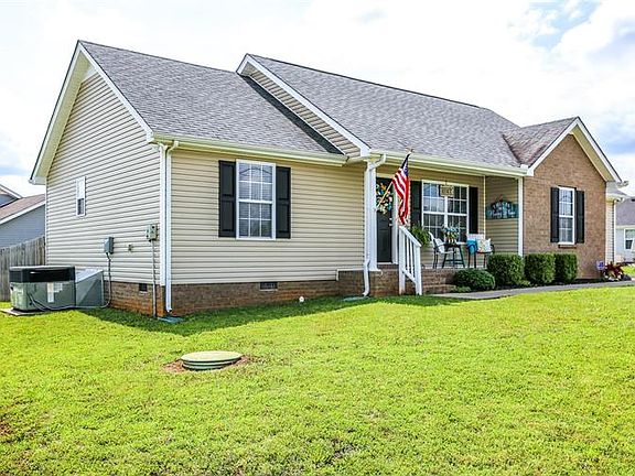 3rd image of 1101 Glenda Dr