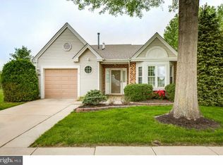 675 Cascade Dr S, Mount Laurel, NJ 08054