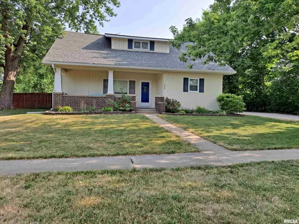 409 E Main St, Elmwood, IL 61529